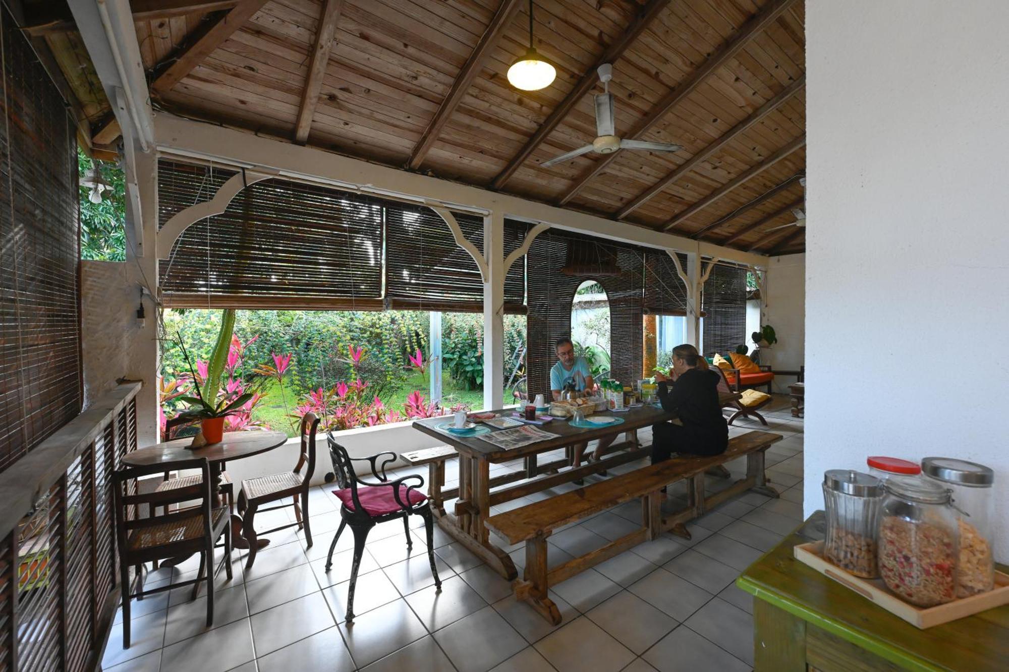 Bed and Breakfast Le Medinilla Bras-Panon Exterior foto
